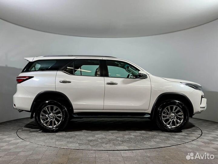 Toyota Fortuner, 2022