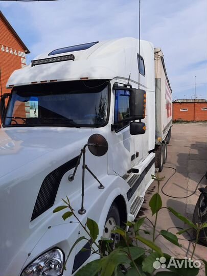 Volvo VNL 670 с полуприцепом, 2003