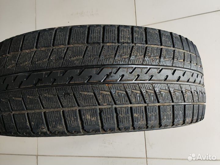 Bridgestone Blizzak Revo2 215/55 R17 94Q