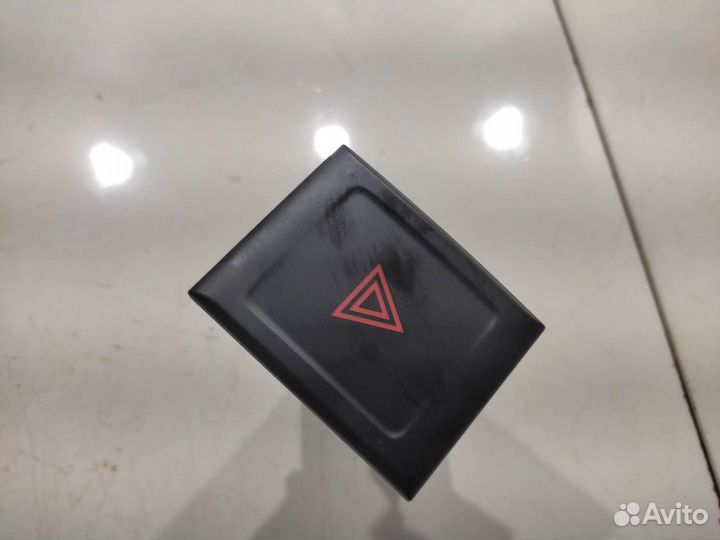 Кнопка аварийной сигнализации (Haval Jolion)