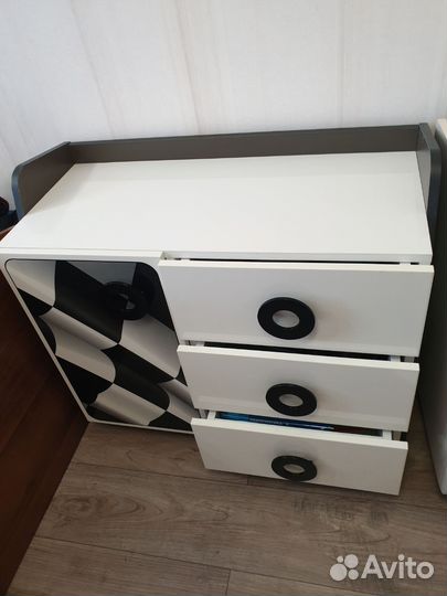 Компьютерный стол бу 8 месяцев