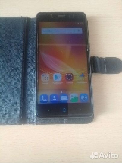 Телефон ZTE Blade X3