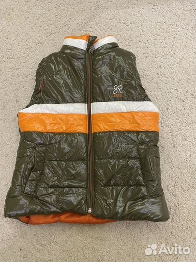 Продам жилетку на мальчика. Носили в 3 года