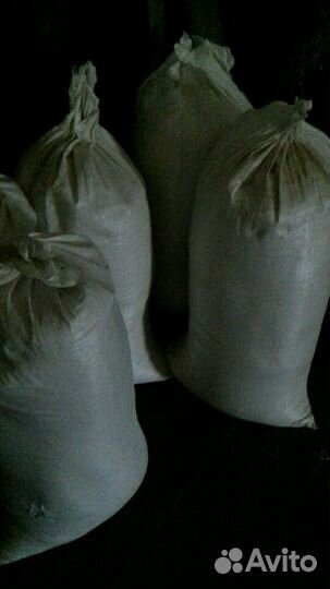 Опилки в мешках