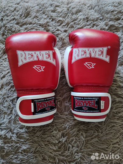 Боксерские перчатки 10 oz