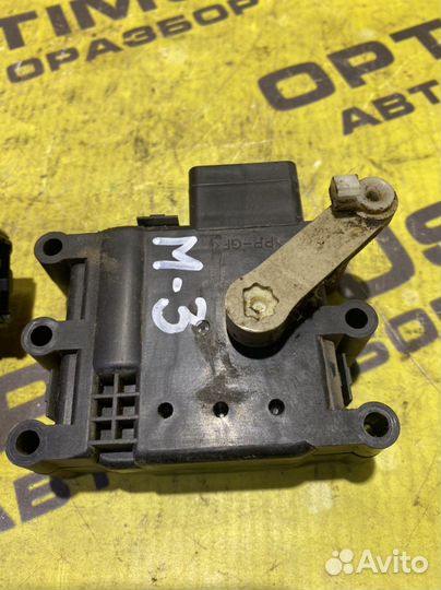 Моторедуктор Mazda 3 BK