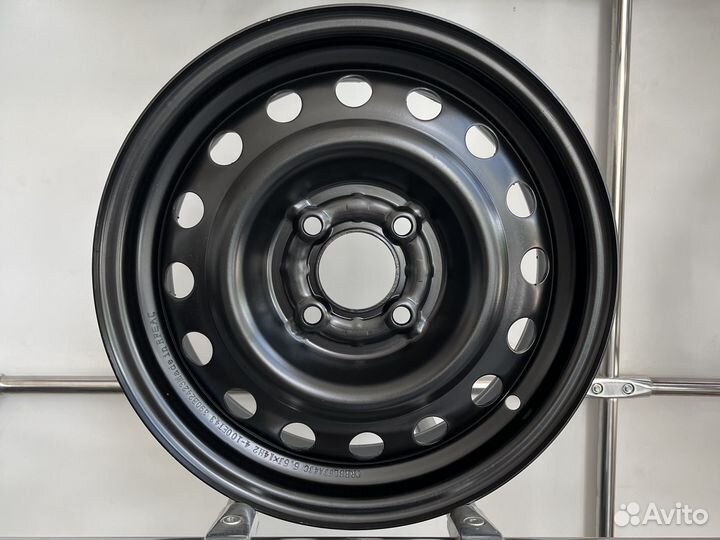 Стальные диски R14 на LADA Largus/Renault Logan