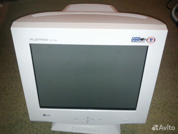 Монитор LG Flatron 795FT Plus 17