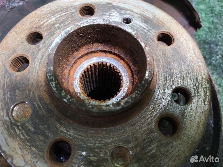 Кулак задний левый Mercedes Benz ML W164 2007