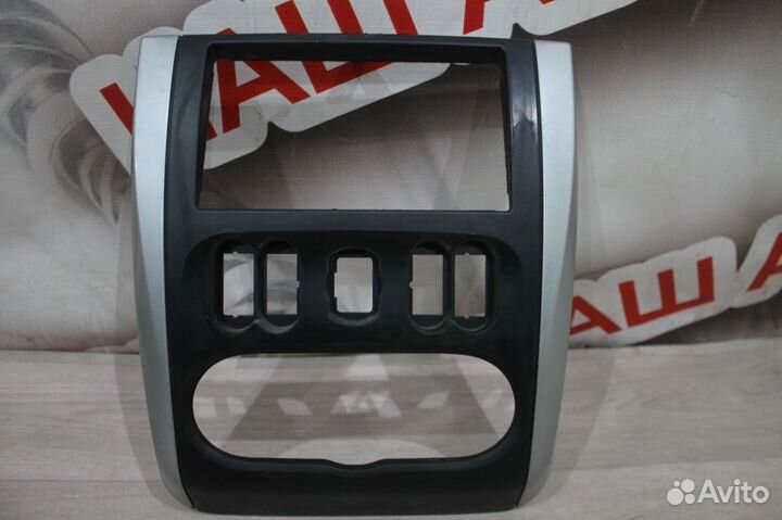 Накладка центральной консоли Nissan Almera G15
