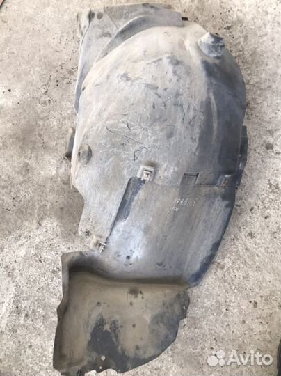 Подкрылок передний левый Mercedes W203 (3140)