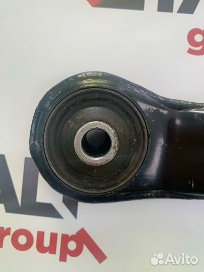 Передний правый рычаг Mitsubishi lancer 9