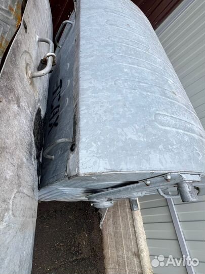 Мусорный контейнер 1100 металлический