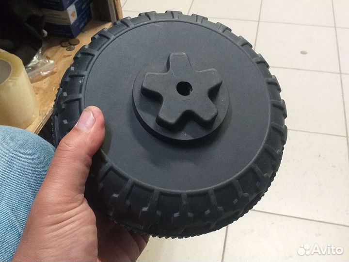 Колеса для детского электромобиля