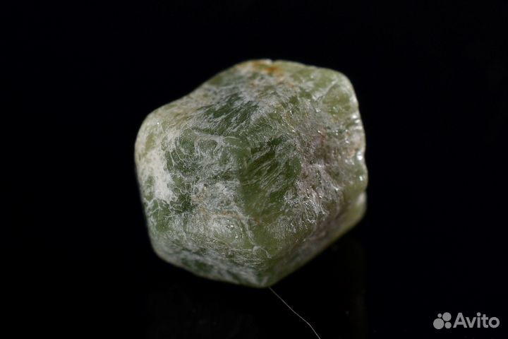 Кристалл. Андрадит (демантоид). Лот №944