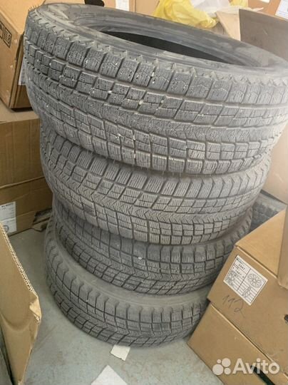 Roadstone Winguard Ice Plus 225/60 R17