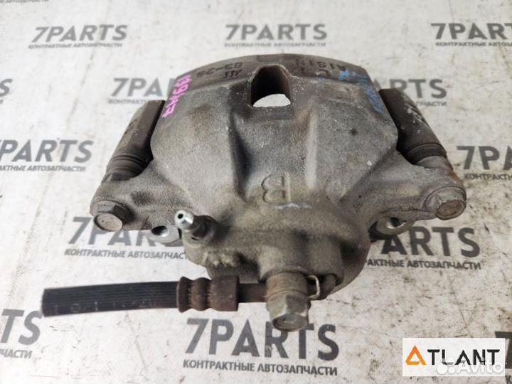 Суппорт передний левый toyota isis