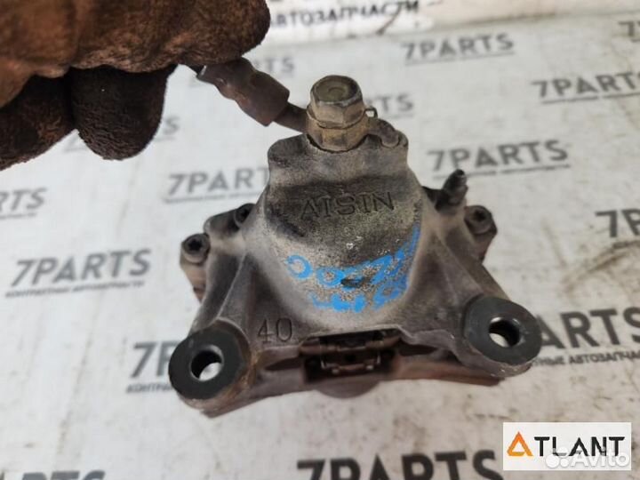 Суппорт задний левый toyota crown