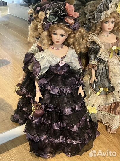 Кукла фарфоровая 48 см