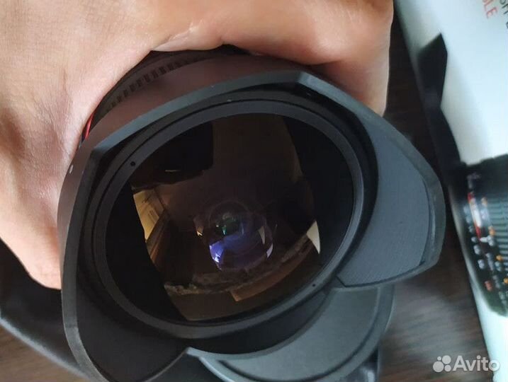 Samyang 8mm f/3.5 UMC fish-EYE CS II Canon