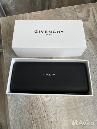 Очки новые Givenchy