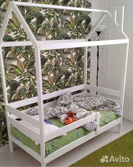 Детская кровать домик