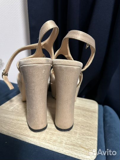 Босоножки женские 38 размер