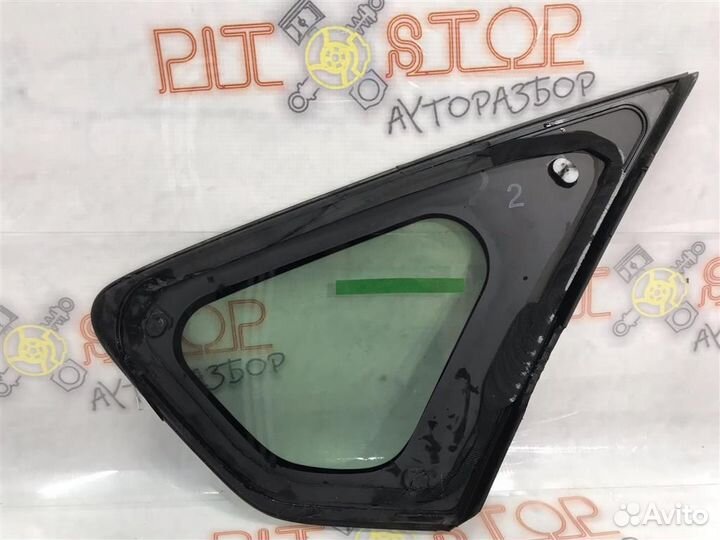 Стекло багажника левое Toyota prius ZVW30 2009-20