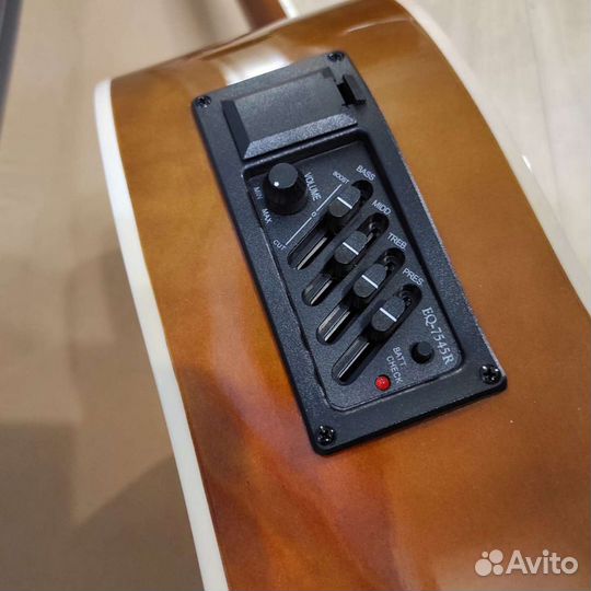 Гитара новая электроакустическая