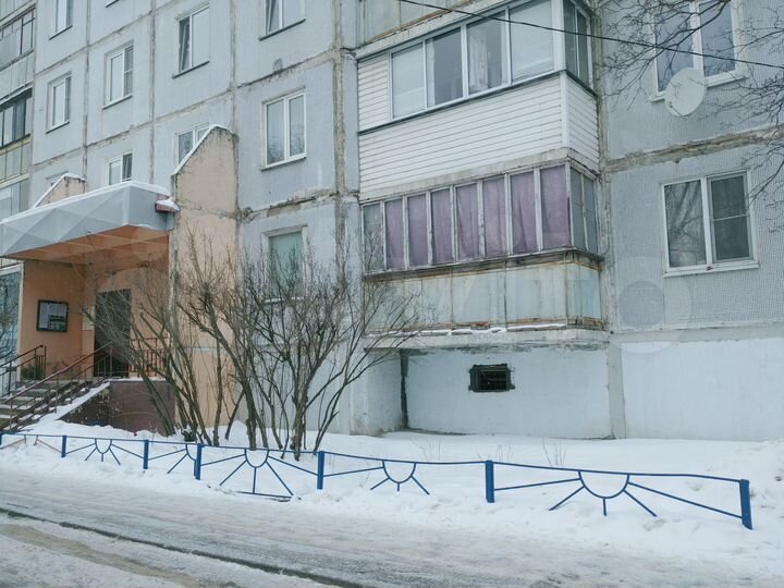 2-к. квартира, 50 м², 1/9 эт.