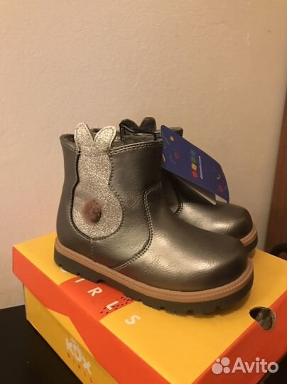Ботинки для девочки новые