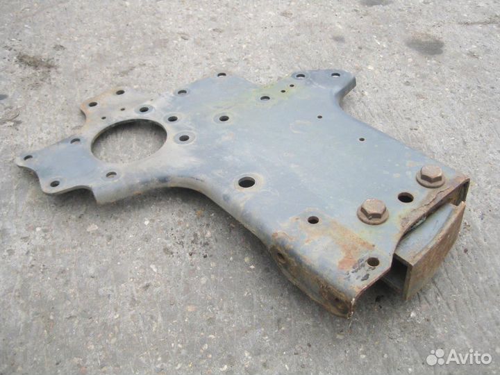 Кронштейн усилителя бампера левый 9303100090 merce