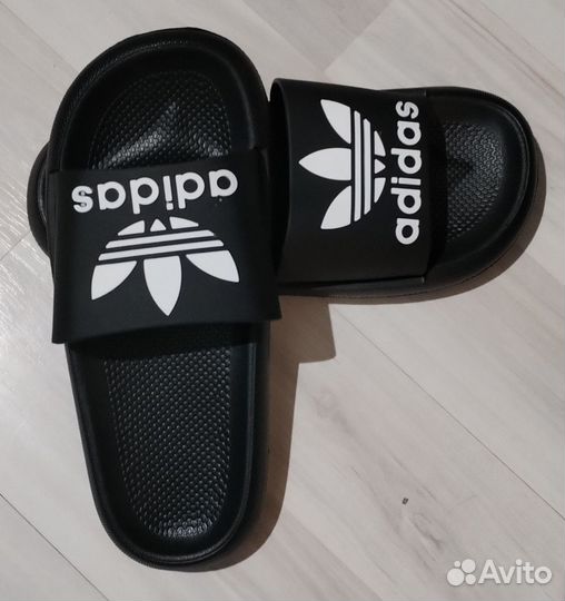 Новые сланцы шлепки Adidas