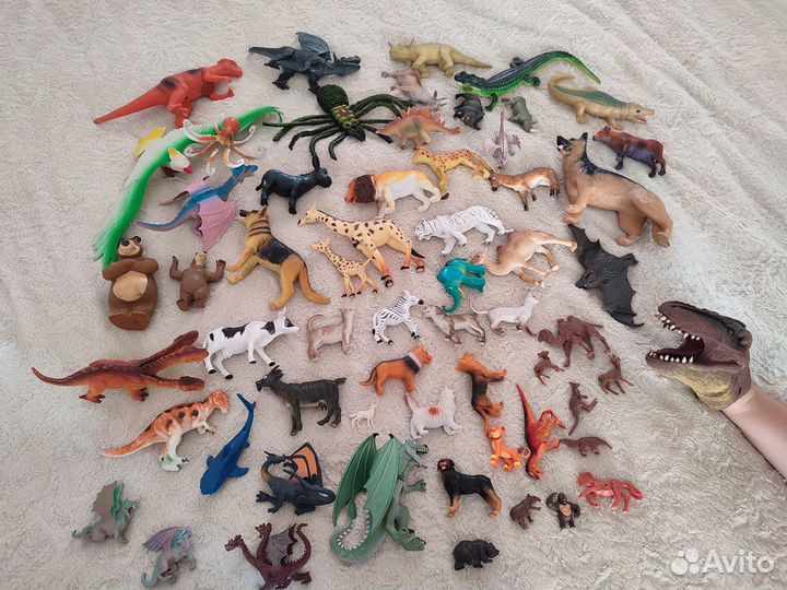 Фигурки динозавров, драконов и прочее