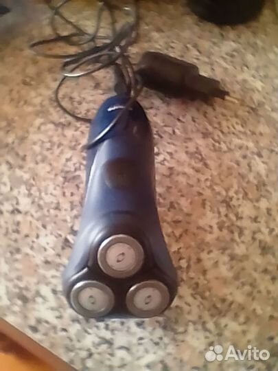 Машинка для бритья philips