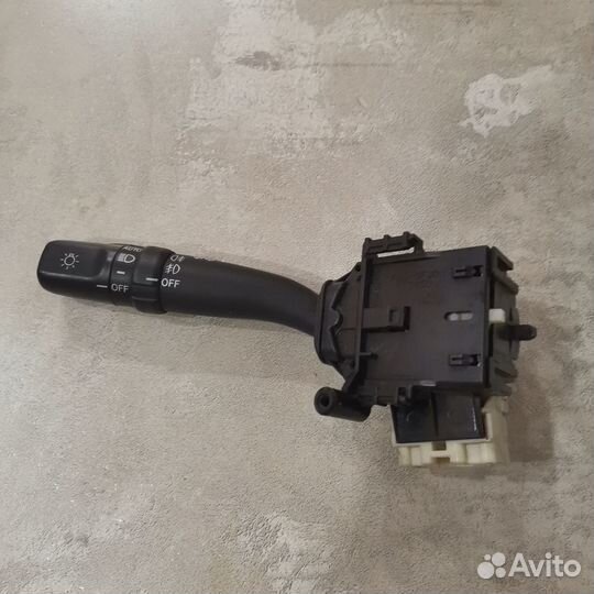 Подрулевой переключатель Авенсис