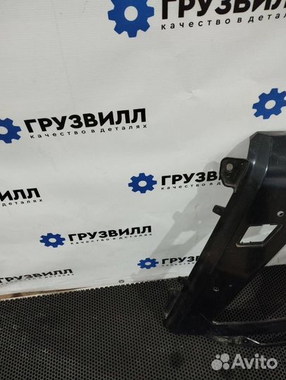 Окантовка левой фары Volvo FM5 84407515