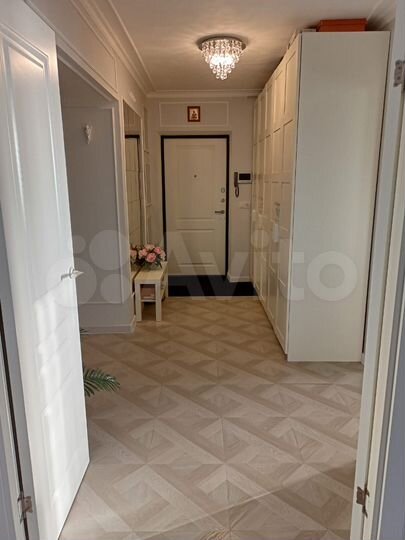 3-к. квартира, 92 м², 5/5 эт.