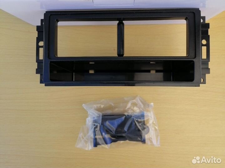 Переходная рамка Incar 99-6511 на Chrysler Sebring