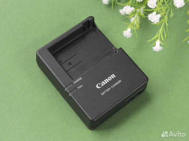 Зарядное устройство Canon LC-E8E