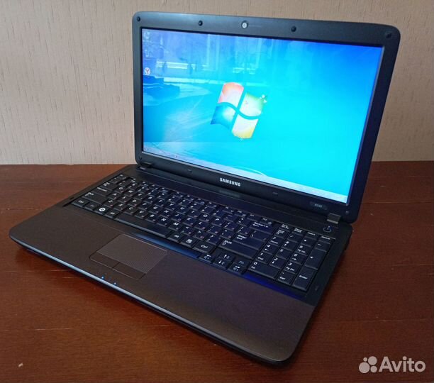 Samsung R540 core i5 540m/4GB/320GB/Radeon HD545v