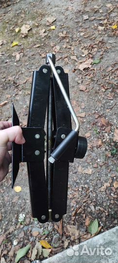 Домкрат ромбический