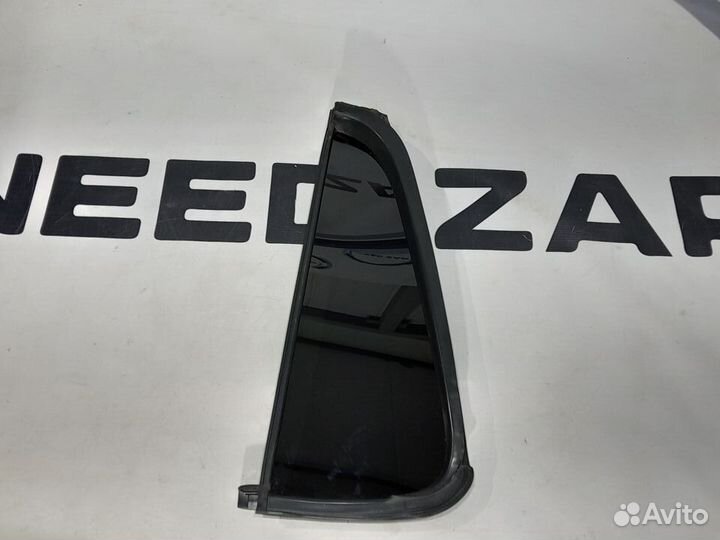 Форточка стекло задней правой двери Infiniti QX56