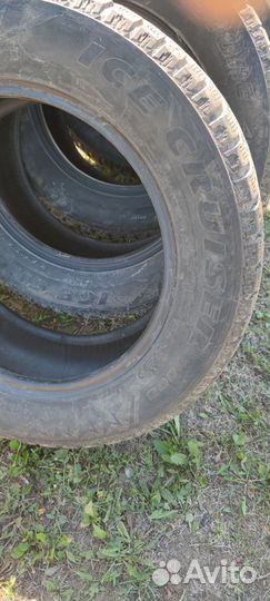 Bridgestone Ice Cruiser 7000 215/60 R16