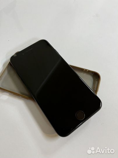 iPhone SE (2020), 64 ГБ