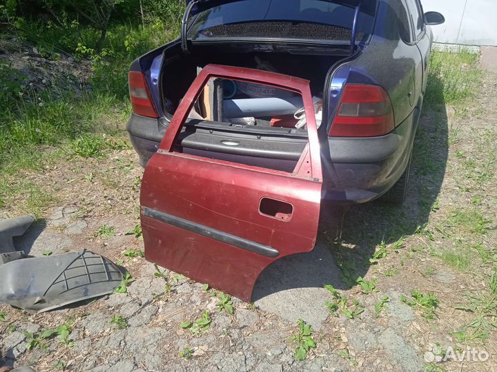 Дверь задняя левая opel vectra b
