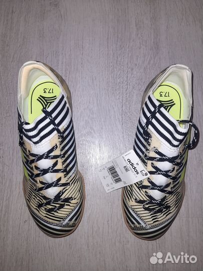 Бутсы футзалки Adidas Nemeziz новые 32 (20,5 см)