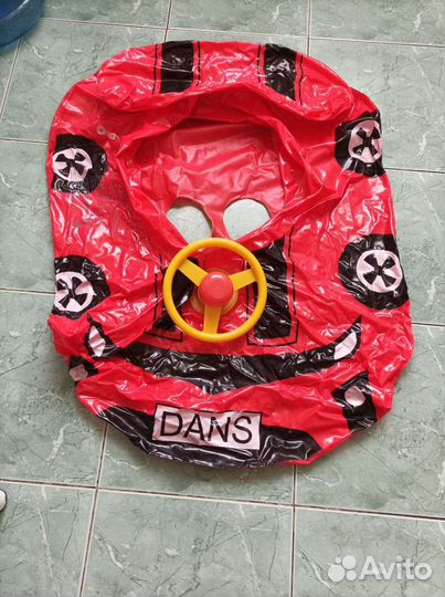 Надувной круг-машинка