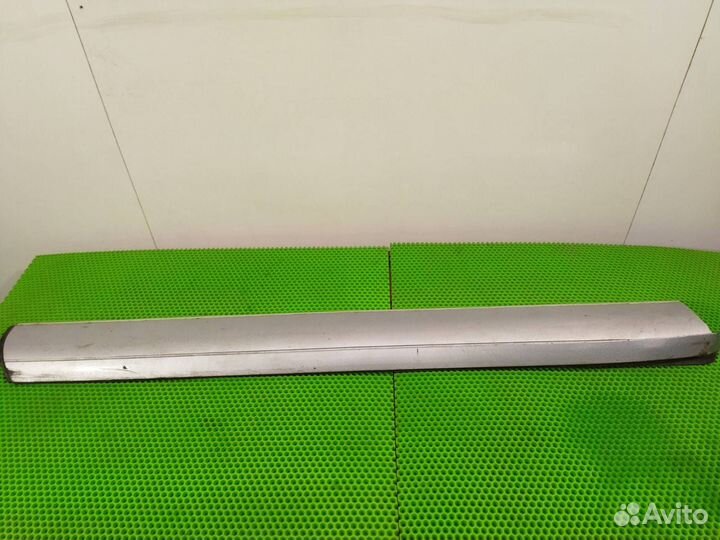 Молдинг двери передний правый Volkswagen Touareg