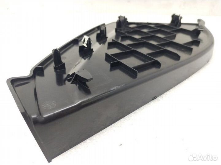 Накладка на торпедо левая Land Rover Discovery 5